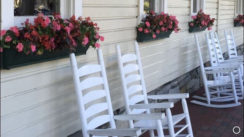 ベッドアンドブレックファースト Highlands Inn