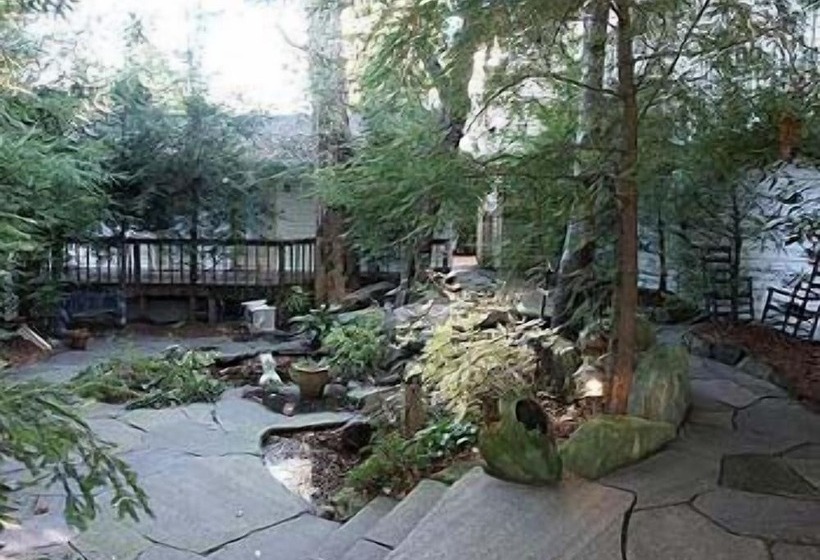 ベッドアンドブレックファースト Highlands Inn