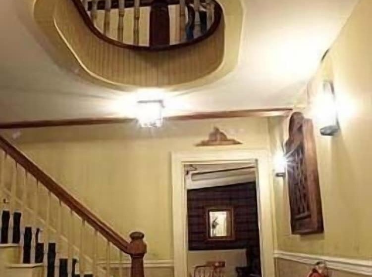 ベッドアンドブレックファースト Highlands Inn