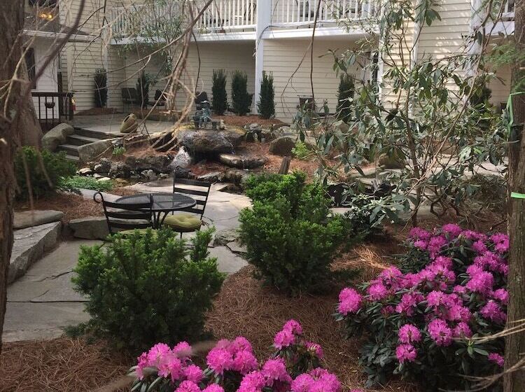 ベッドアンドブレックファースト Highlands Inn