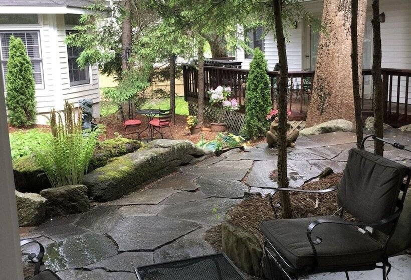 ベッドアンドブレックファースト Highlands Inn