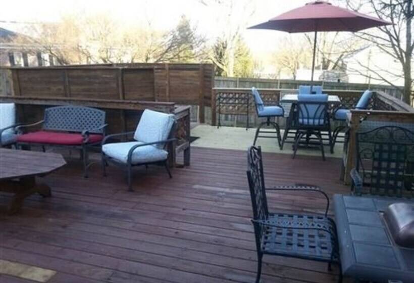 ベッドアンドブレックファースト Woodruff House