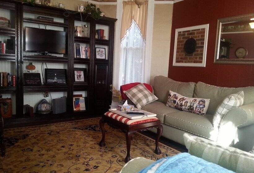 ベッドアンドブレックファースト Woodruff House