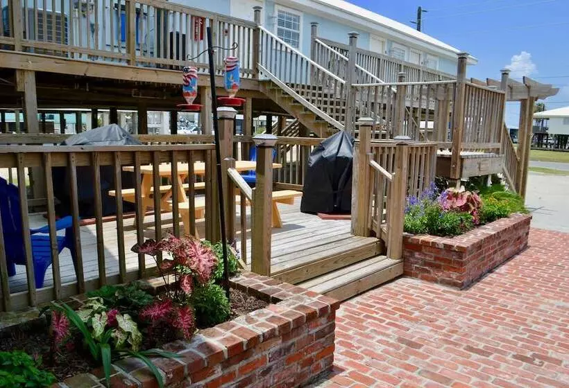 Blue Dolphin Inn And Cottages