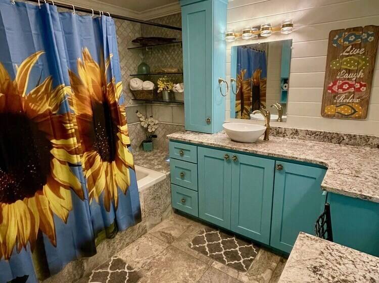 Blue Dolphin Inn And Cottages