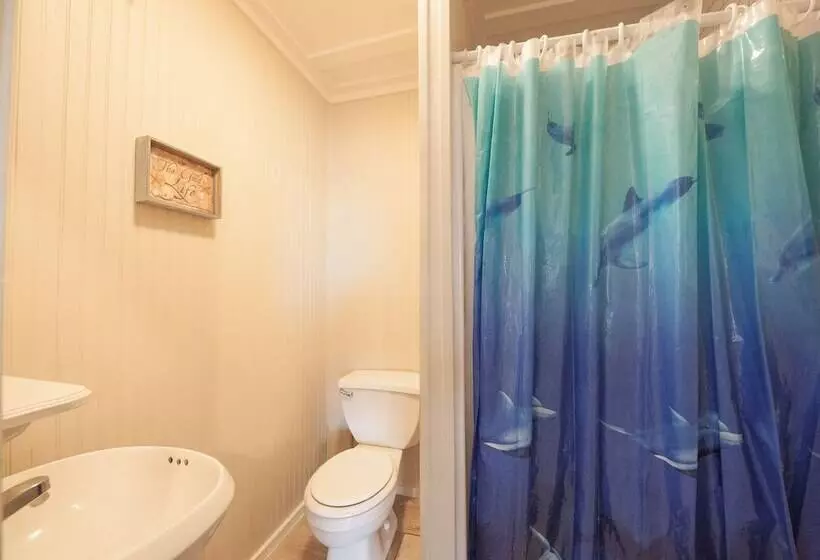 Blue Dolphin Inn And Cottages