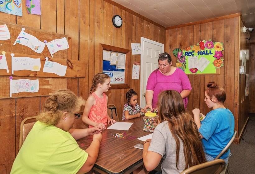 リゾートホテル Gateway To Cape Cod Ada Accessible Cottage 6