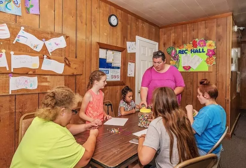 Lomakeskus Gateway To Cape Cod Ada Accessible Cottage 6
