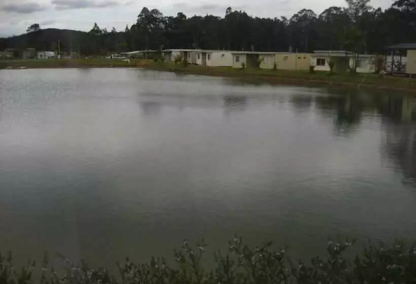 Hotelli Australian Motor Home Tourist Park Twelve Mile Creek