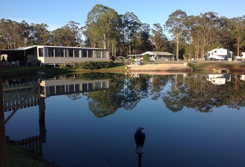 Отель Australian Motor Home Tourist Park Twelve Mile Creek