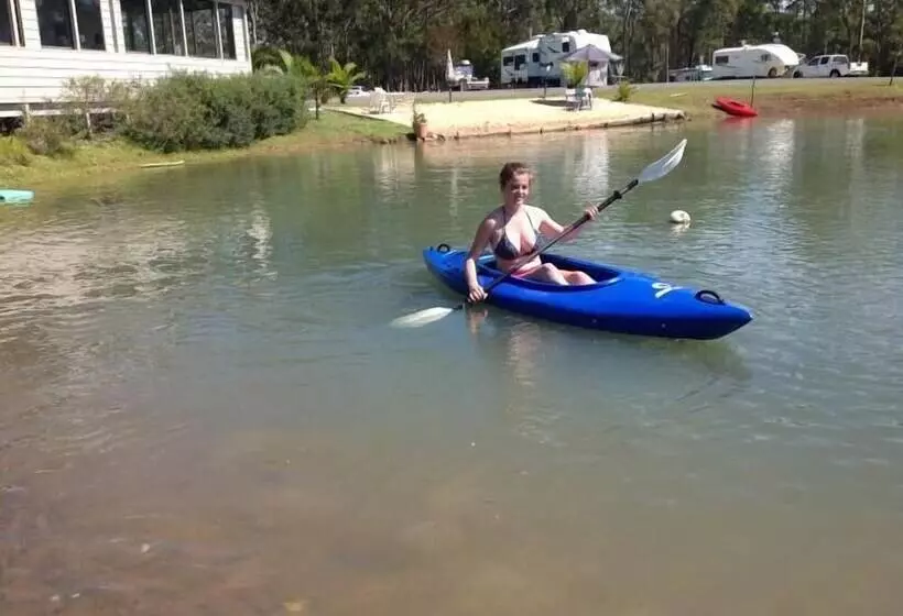 Hotelli Australian Motor Home Tourist Park Twelve Mile Creek