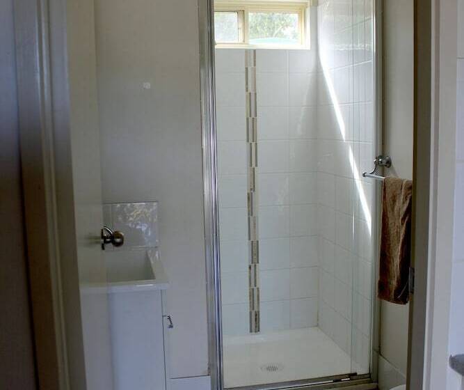 Отель Australian Motor Home Tourist Park Twelve Mile Creek