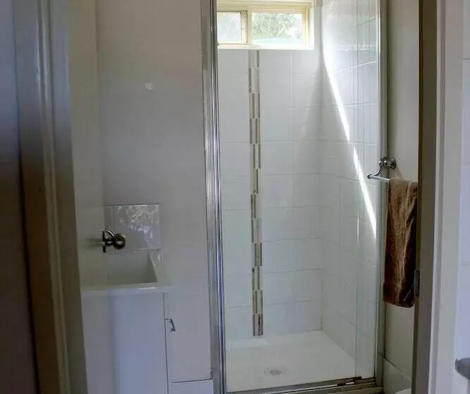 Hotelli Australian Motor Home Tourist Park Twelve Mile Creek