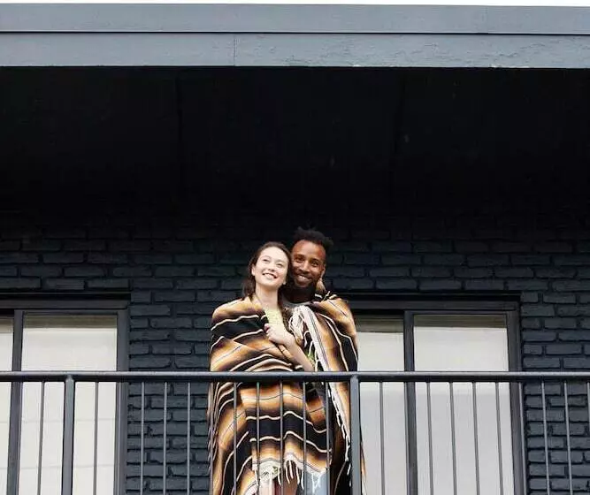 Hotelli Bluebird Spa City Motor Lodge