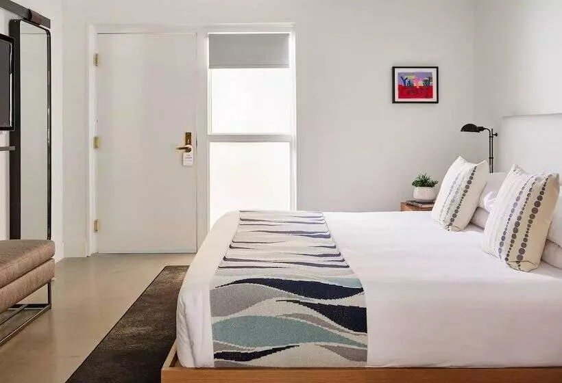 Hotelli Bluebird Spa City Motor Lodge