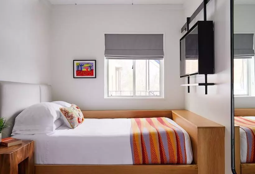 Hotelli Bluebird Spa City Motor Lodge