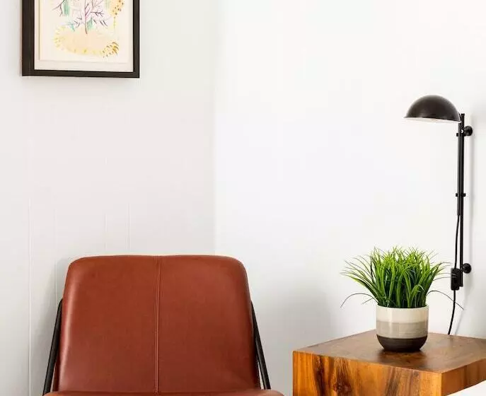 Hotelli Bluebird Spa City Motor Lodge