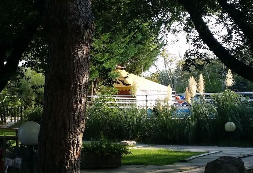 בית מלון כפרי Campground Holiday Center Valdor