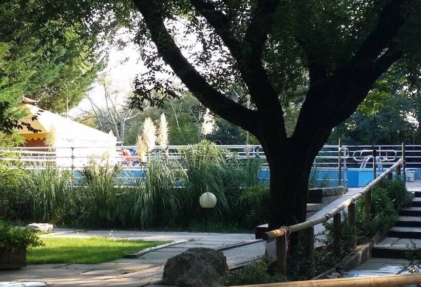 בית מלון כפרי Campground Holiday Center Valdor