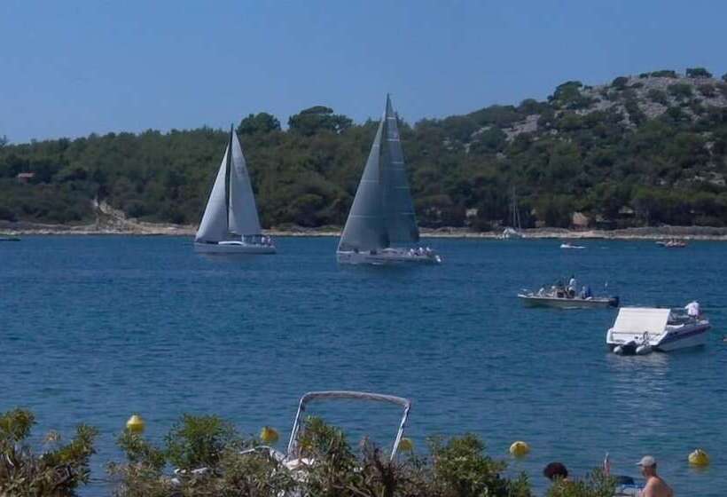 בית מלון כפרי Camping Village Poljana