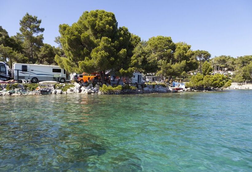 בית מלון כפרי Camping Village Poljana