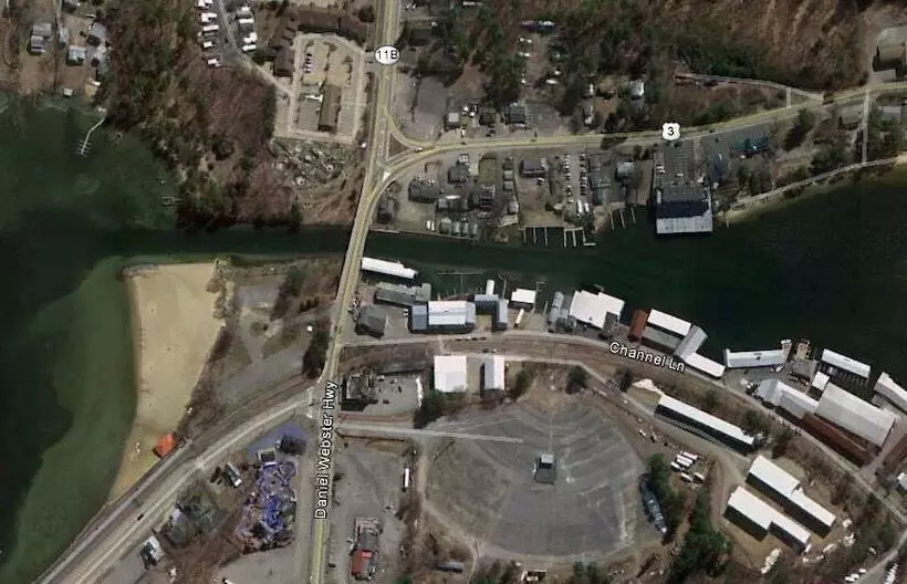 هتل Channel Watefront Cottages