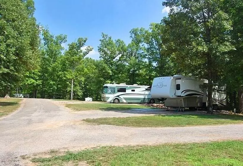 Hotelli Cherokee Landing Campground
