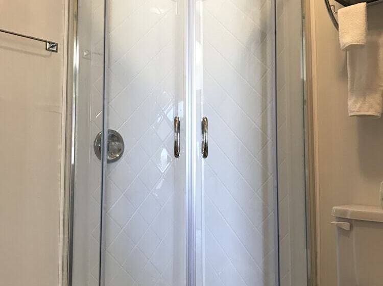 هتل Cody Holiday Lodge