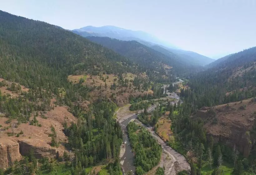 Hotelli Creekside Lodge At Yellowstone