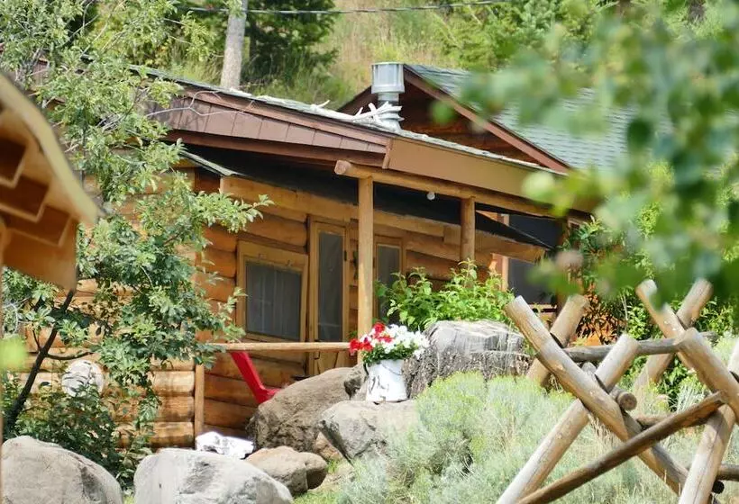 Hotelli Creekside Lodge At Yellowstone