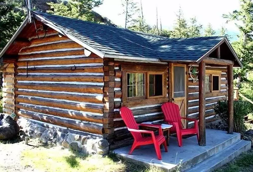 Hotelli Creekside Lodge At Yellowstone