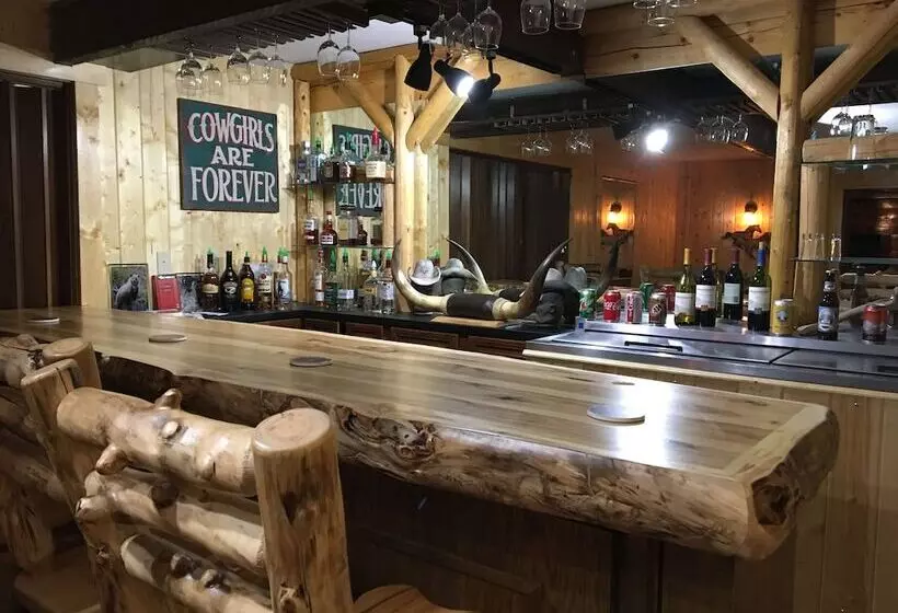 Hotelli Creekside Lodge At Yellowstone