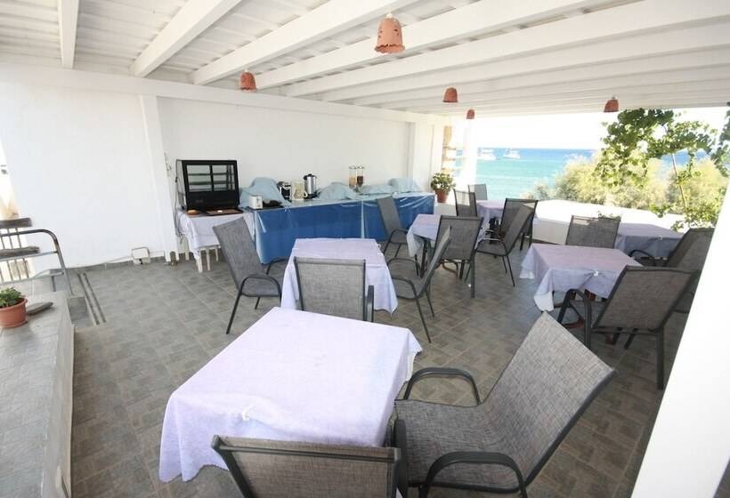 Отель Cyclades Beach Apartments