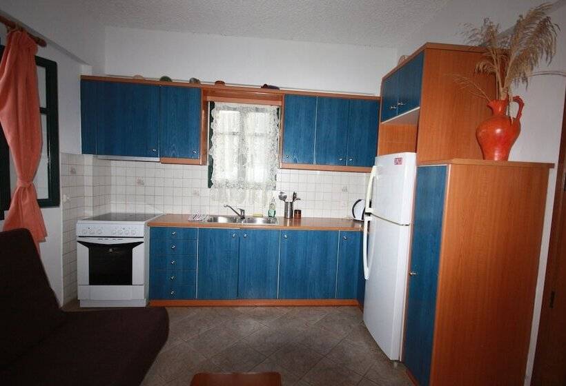 Отель Cyclades Beach Apartments