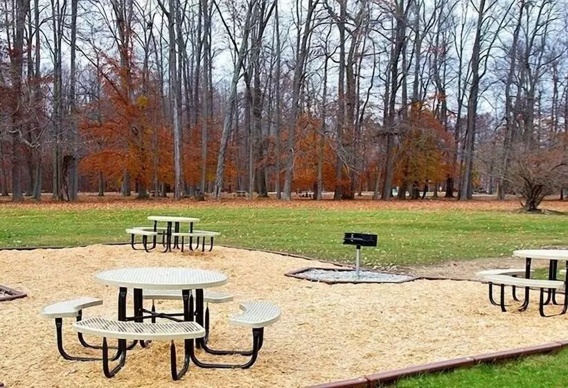 Hotelli Indian Lakes Rv Campground