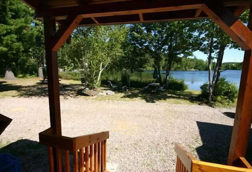 Hotelli Spectacle Lake Lodge