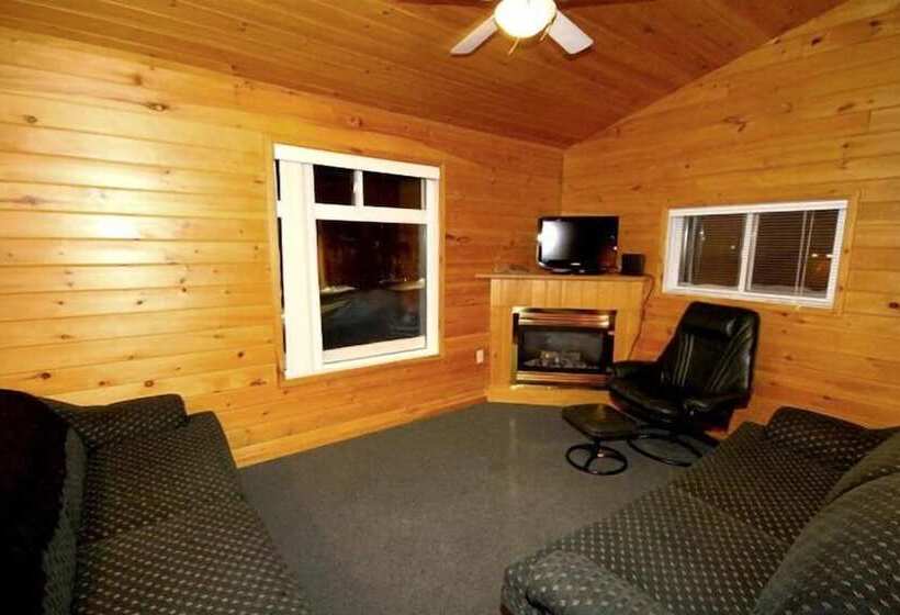 בית מלון כפרי Spectacle Lake Lodge