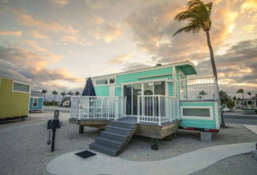 فندق Sunshine Key Rv Resort & Marina