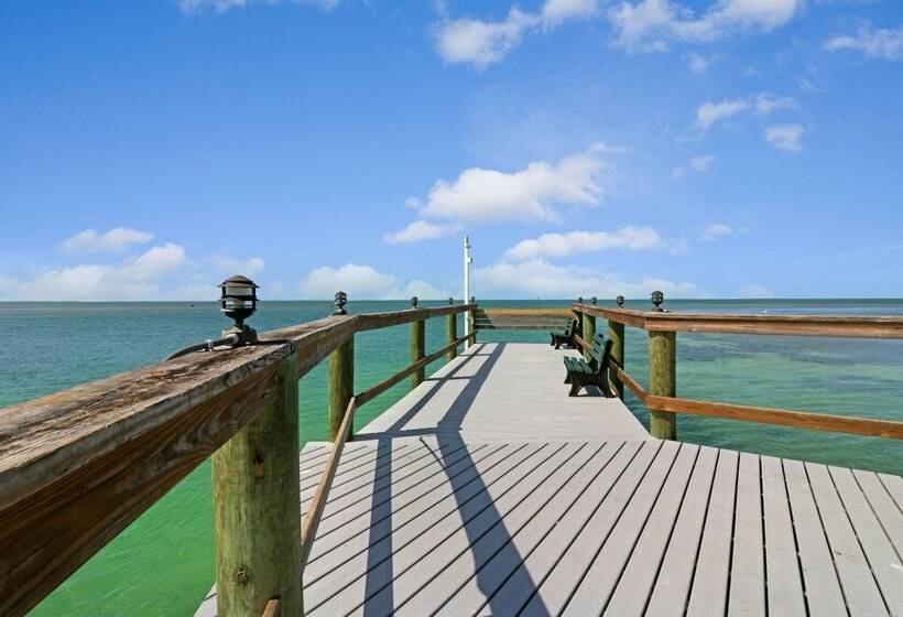 فندق Sunshine Key Rv Resort & Marina