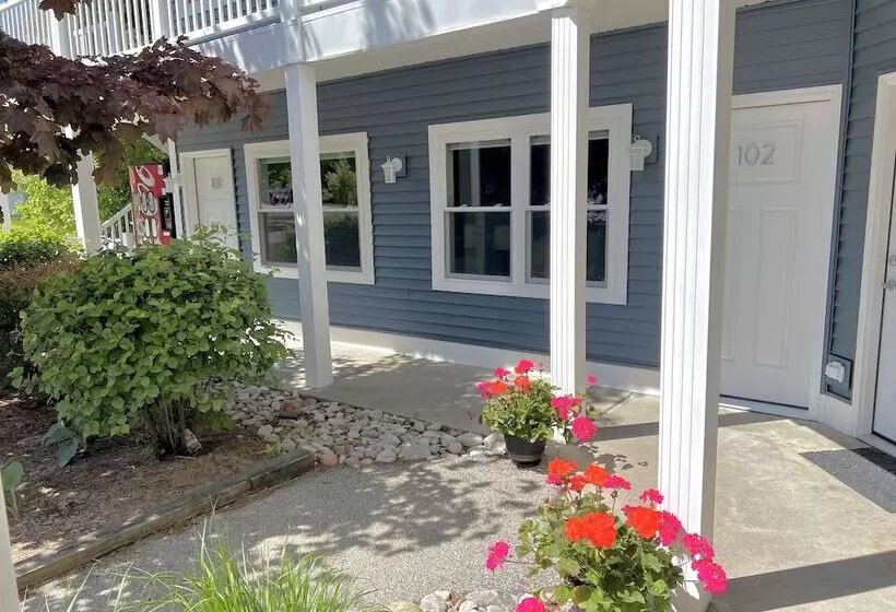 Motelli Empire Lakeshore Inn