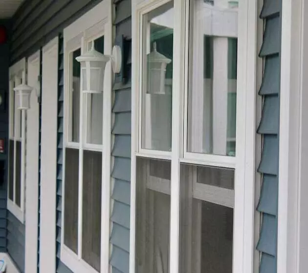 Motelli Empire Lakeshore Inn