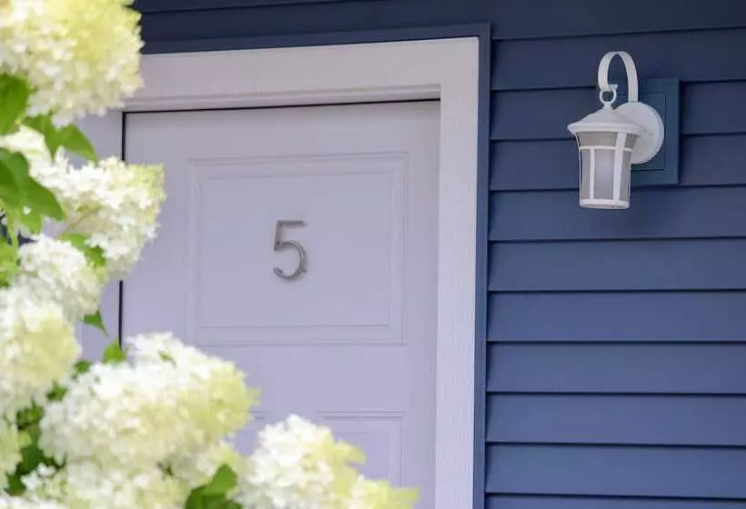 Motelli Empire Lakeshore Inn