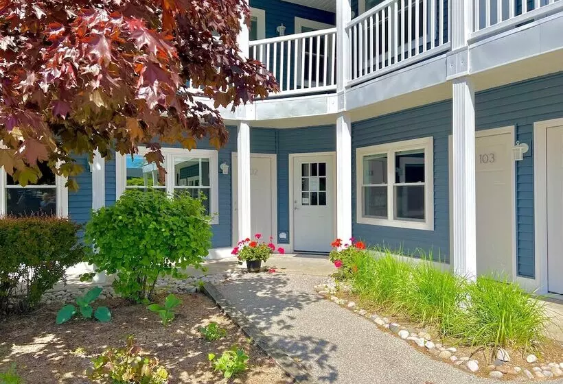 Motelli Empire Lakeshore Inn