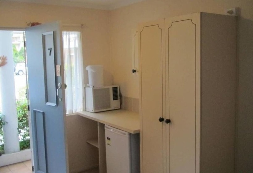 모텔 Great Lakes Motor Inn