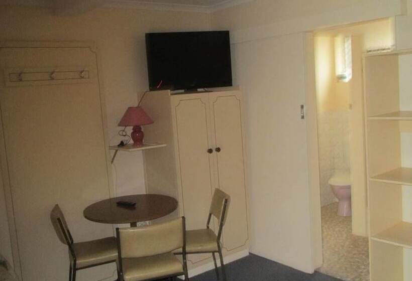 모텔 Great Lakes Motor Inn