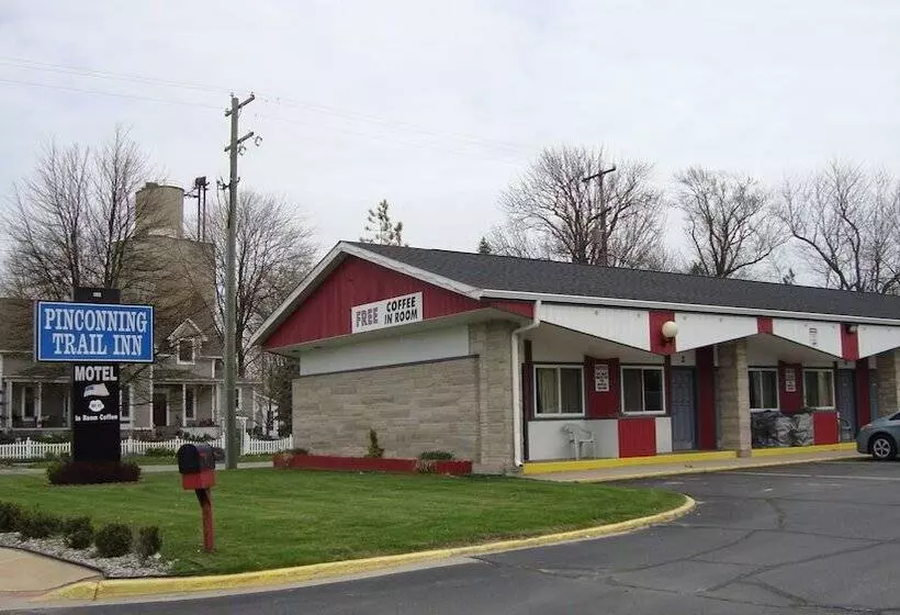 Pinconning Trail Inn Motel