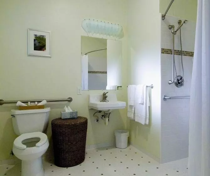 Queen S Inn By The River