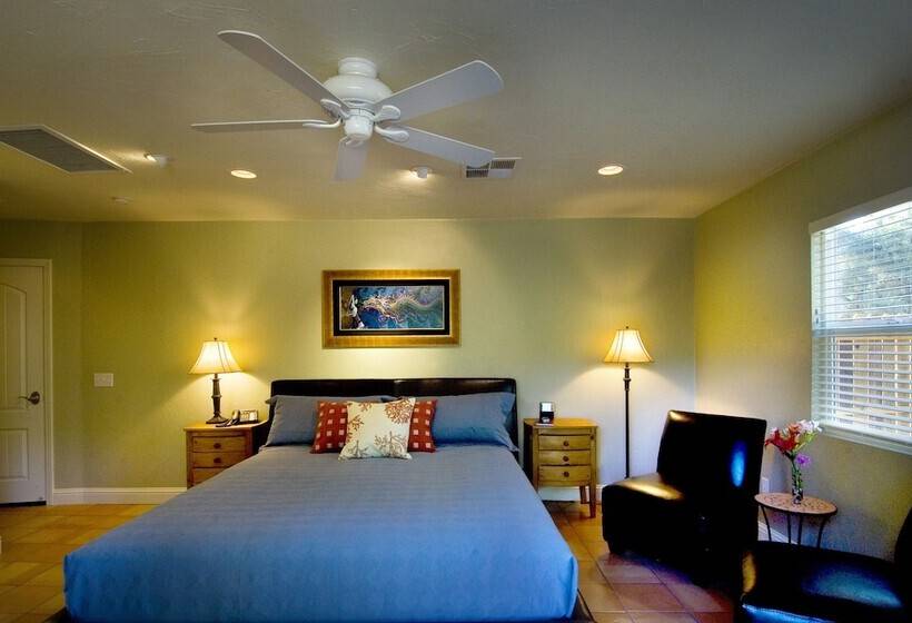 Queen S Inn By The River