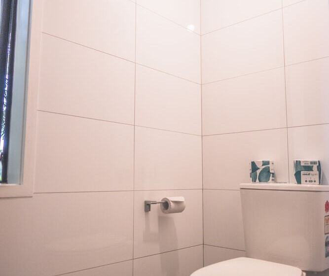 منتجع Island View Holiday Park