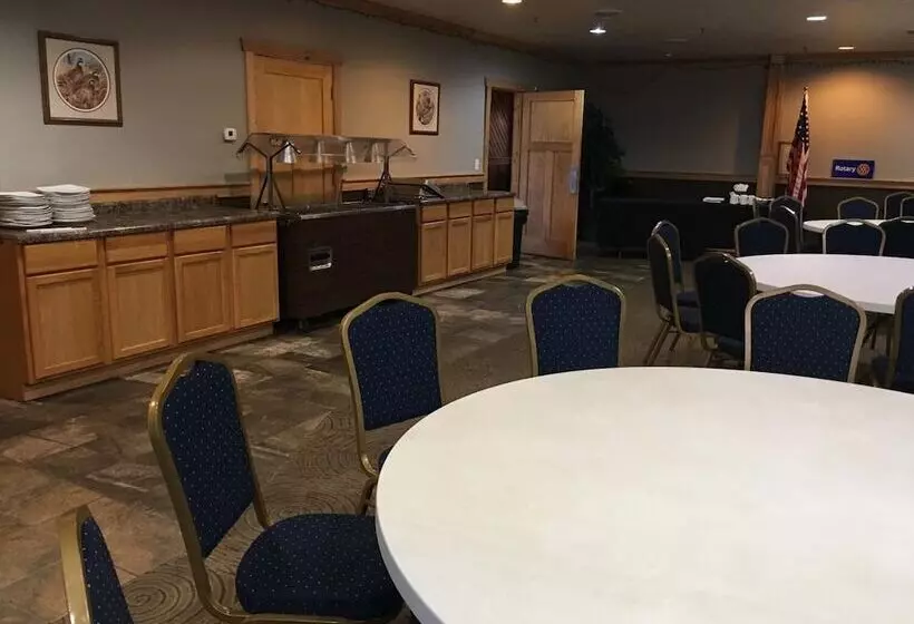 Southfork Motel And Grill